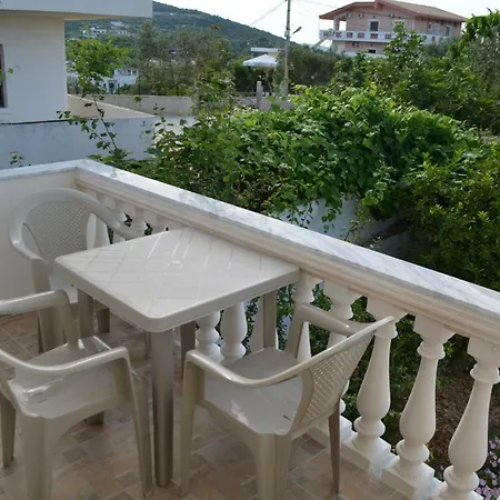 Holiday In 3*