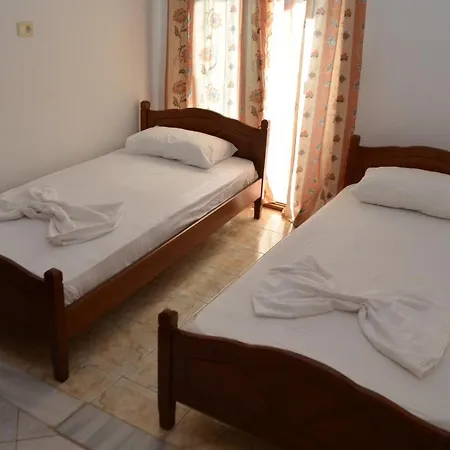 Holiday In 3*